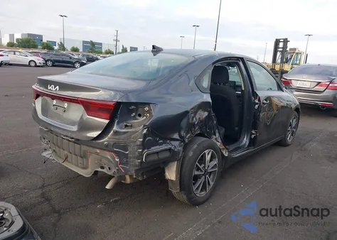 2023 Kia Forte Lxs z USA, uszkodzony, nr VIN 3KPF24AD1PE518911